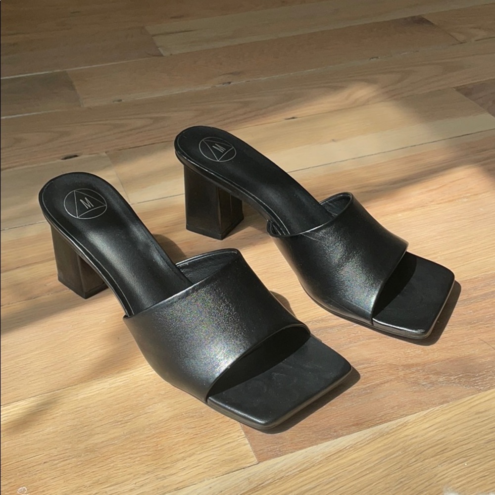 Black heeled Sandals